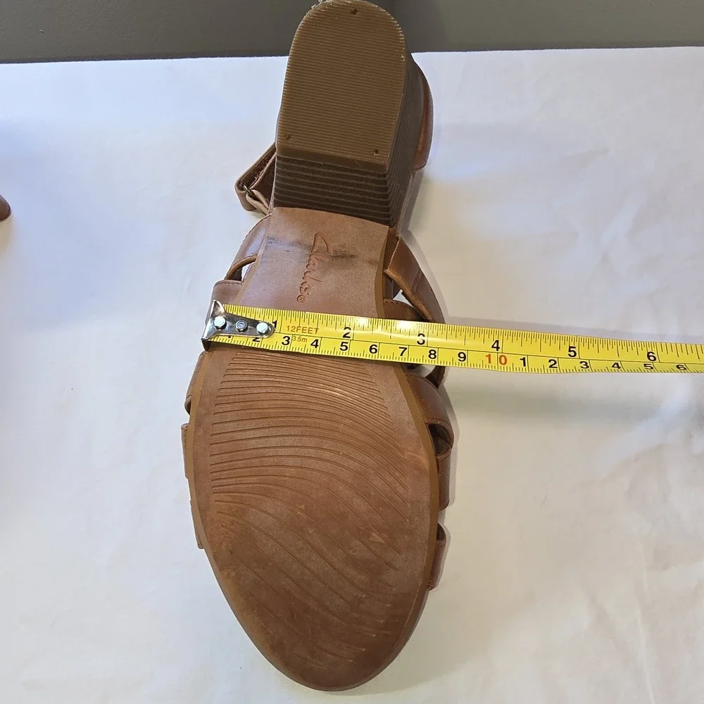 Clarks Collection Women's Size 9 Brown Strappy Sandals • 2.9